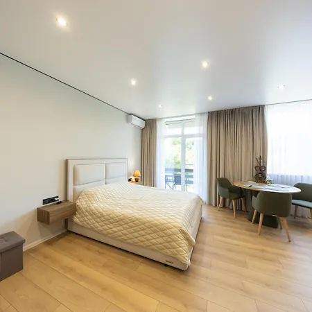 Monte Apartment *
